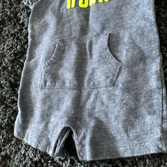 Baby Boy Carter One Piece Set 6M - Picture 3 of 3